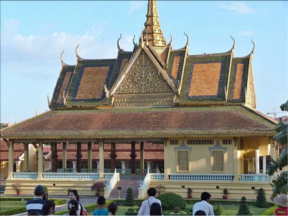 Phnom Penh - pagode d'argent - palais royal