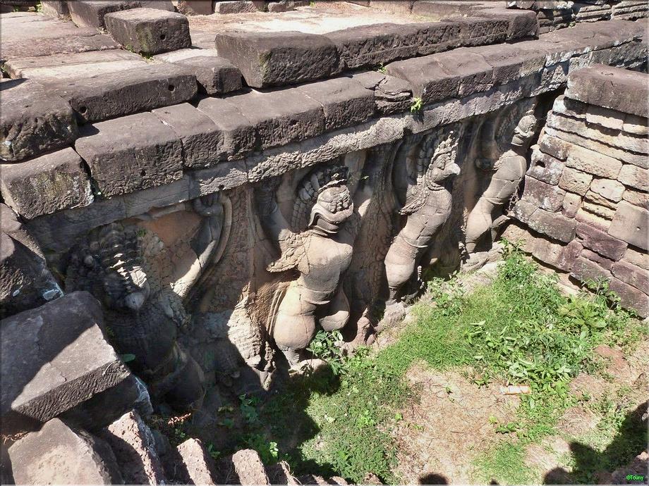 Angkor Thom - terrasse du roi lépreux - Garuda