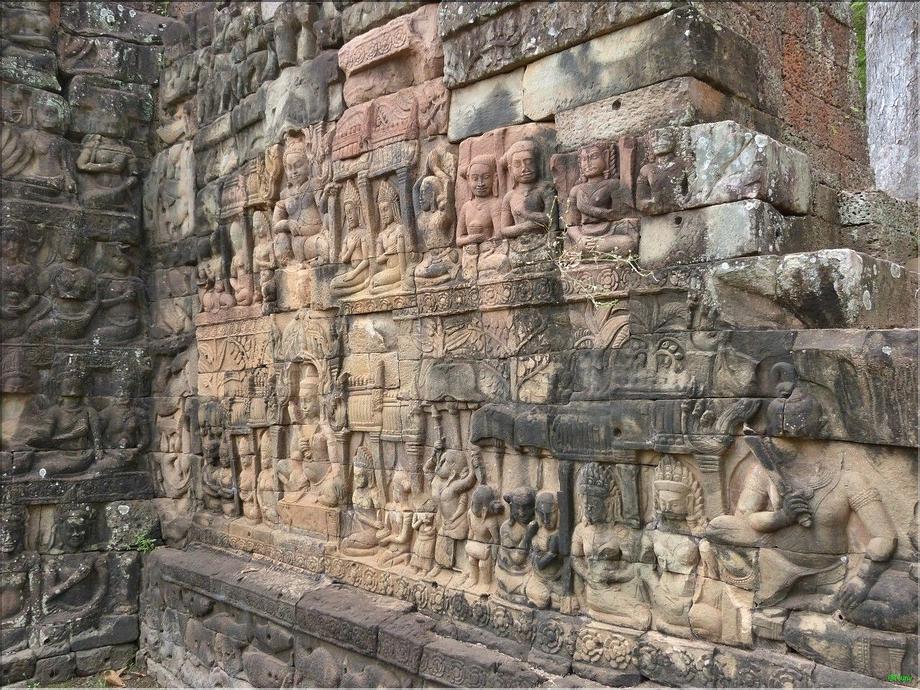 Angkor Thom - enceinte du palais royal - terrasse du roi lepreux (Yama)