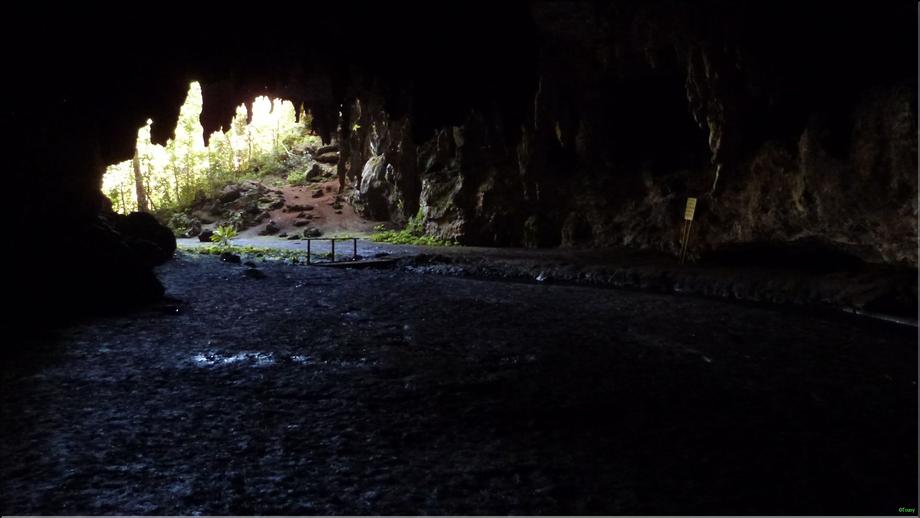 Île des pins - grotte de la reine Hortense - Oumagne