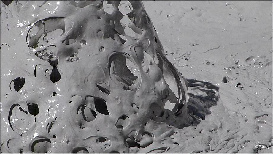 bulle de boue volcanique