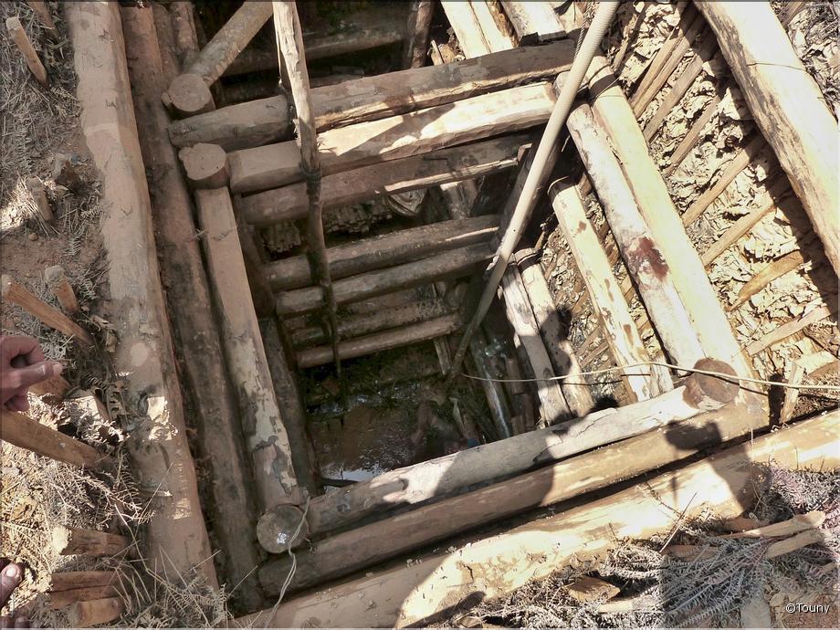 Mine de pierres précieuses