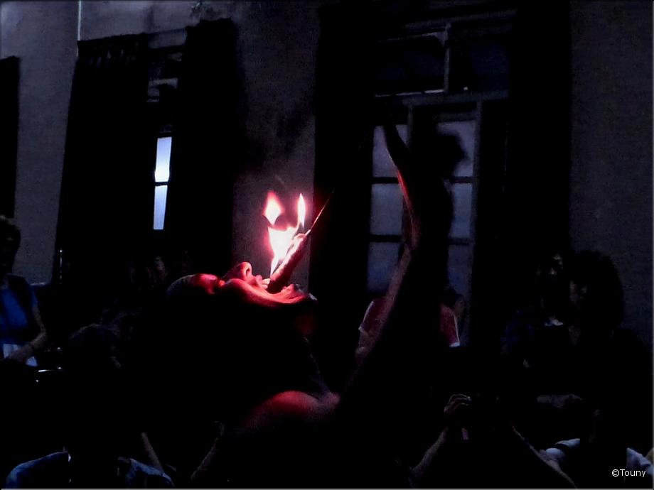 mangeur de feu