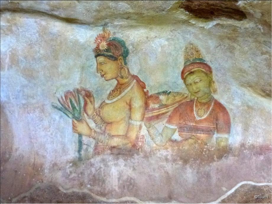 Sigirîya - rocher du lion - Demoiselles de Sigirîya